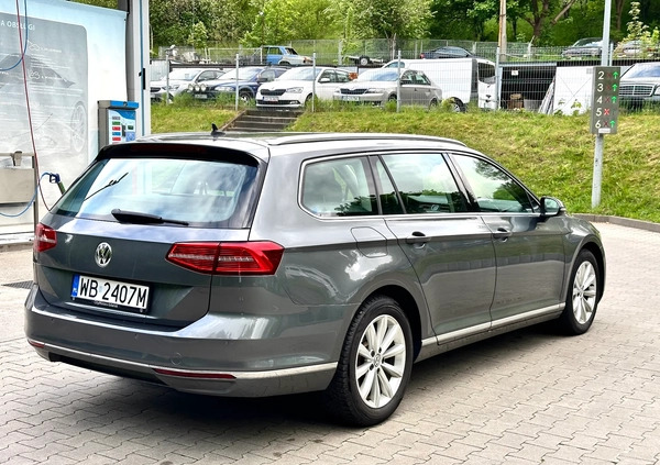 Volkswagen Passat cena 59999 przebieg: 200000, rok produkcji 2016 z Gdynia małe 596
